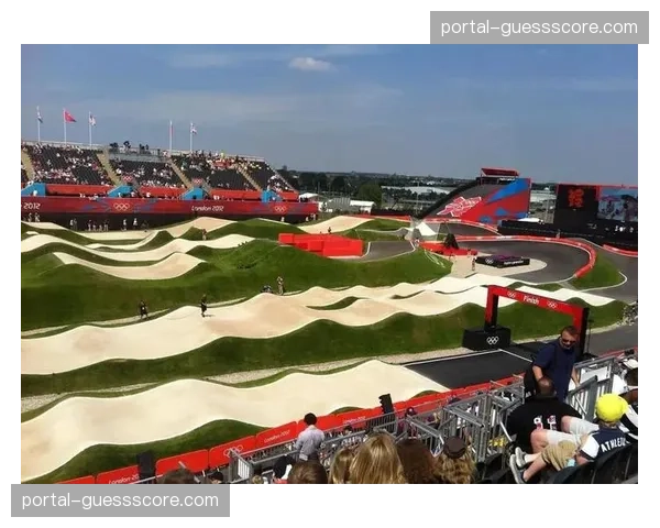 暴力赛道设计：BMX Triple Challenge如何平衡难度与安全性